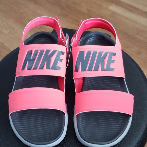 pink nike tanjun sandals